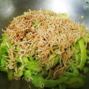 Ruốc Khô Nha Trang Xào Khổ Qua